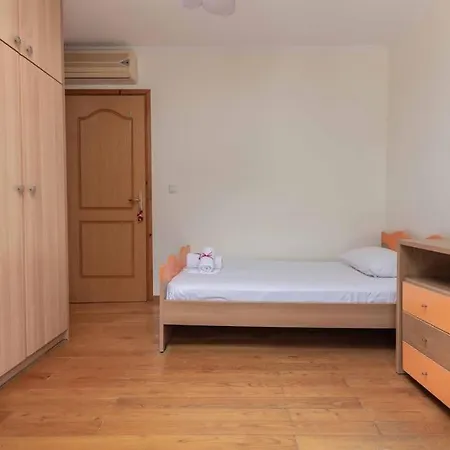 Hub House Apartment